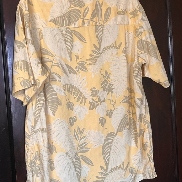 Tommy Bahama 100% Silk Embroidered Tropical Leaf Shirt - Picture 5 of 13